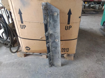 Cab Skirt Filler Panel for Western Star 4900 (2004) - Replaces NA