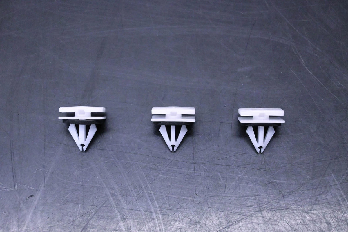 Set of 3 Exterior Rocker Moulding Clips for Ford (W715201-S300)