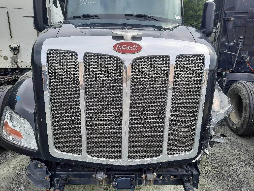 Grille for Peterbilt 579 (2012–2022)