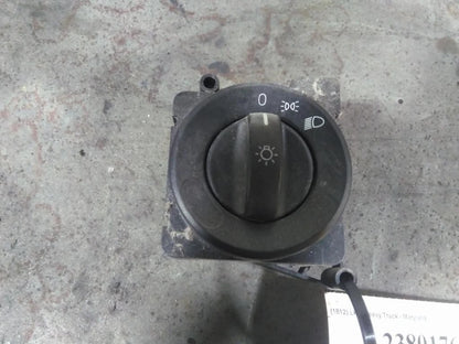 Headlight Switch for Freightliner Cascadia 126 (2019)