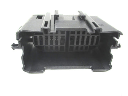 OEM 38-Way Female GT Series Lever Lock Connector for International