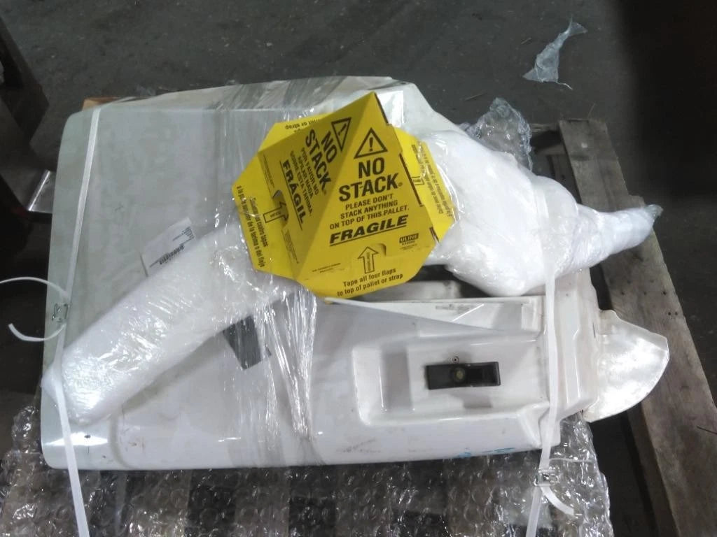 Headlight Filler Panel Right for International 4400 (MD)
