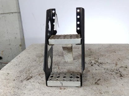Frame Step for Freightliner Cascadia 125 (2014)