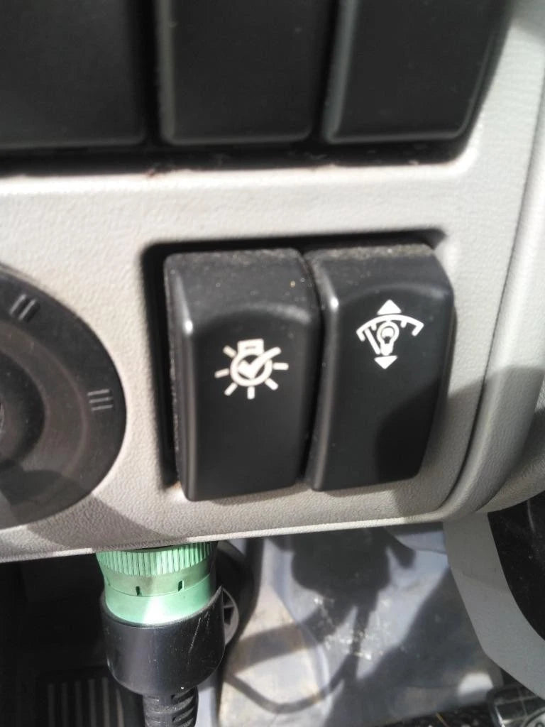 Headlight Switch for Peterbilt 579 (2016)