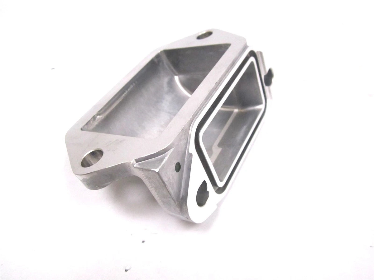 Engine Oil Cooler Adapter for International (6040776C91, 97941206)