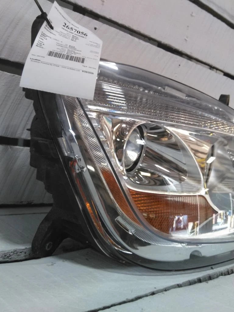 Right Headlight for Peterbilt 579 (2012–2021) MD