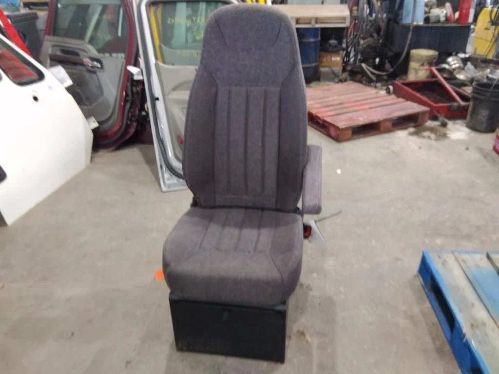 Front Seat for Peterbilt 579 (2019)