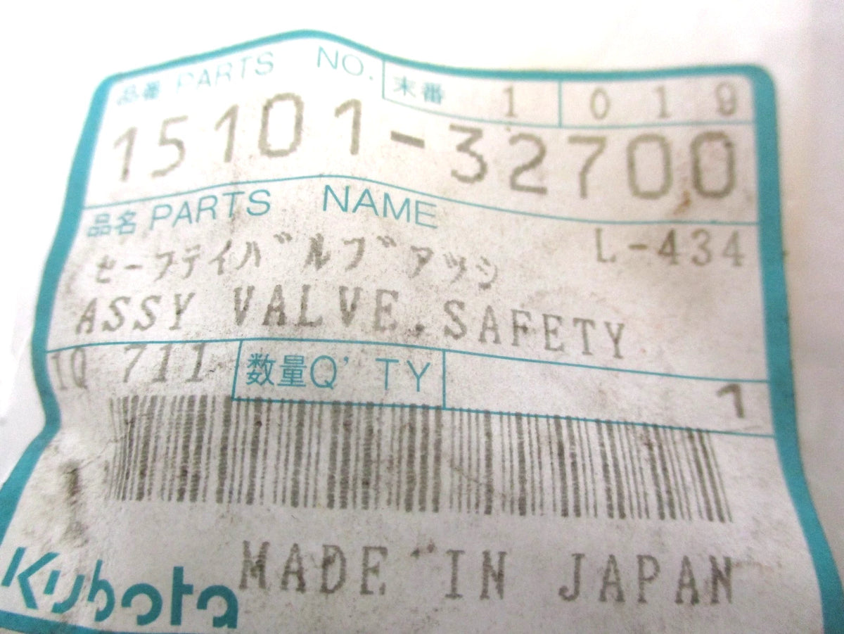 Safety Valve Assembly for Kubota L175 L210 L225 (15101-32700)