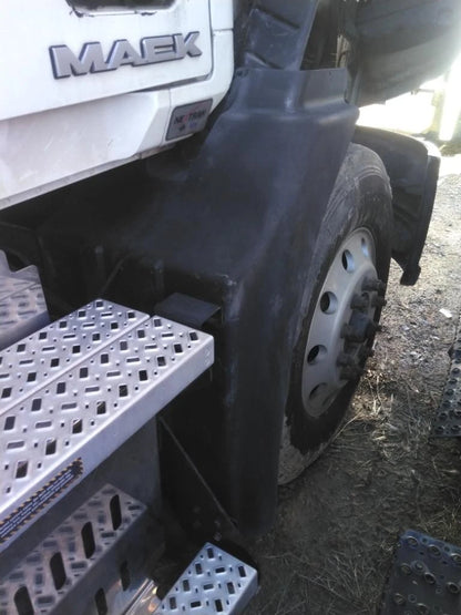 Fender Extension for Mack CXU613 (2012) Right