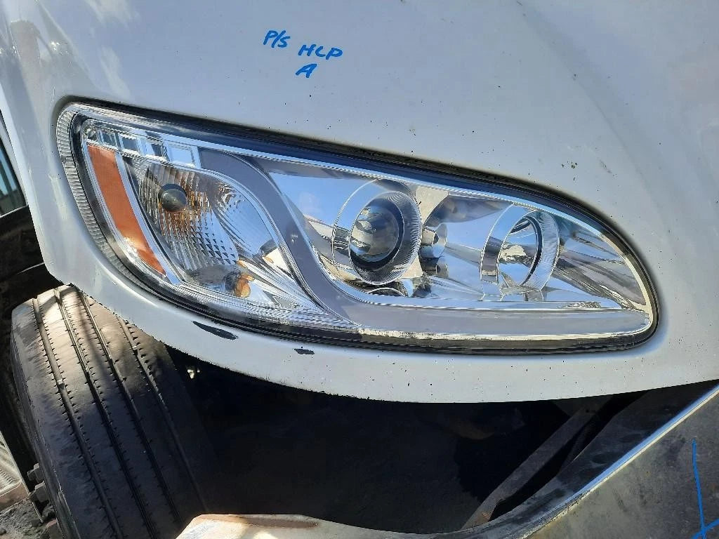 Right Headlight for Peterbilt 386 (2012) MD