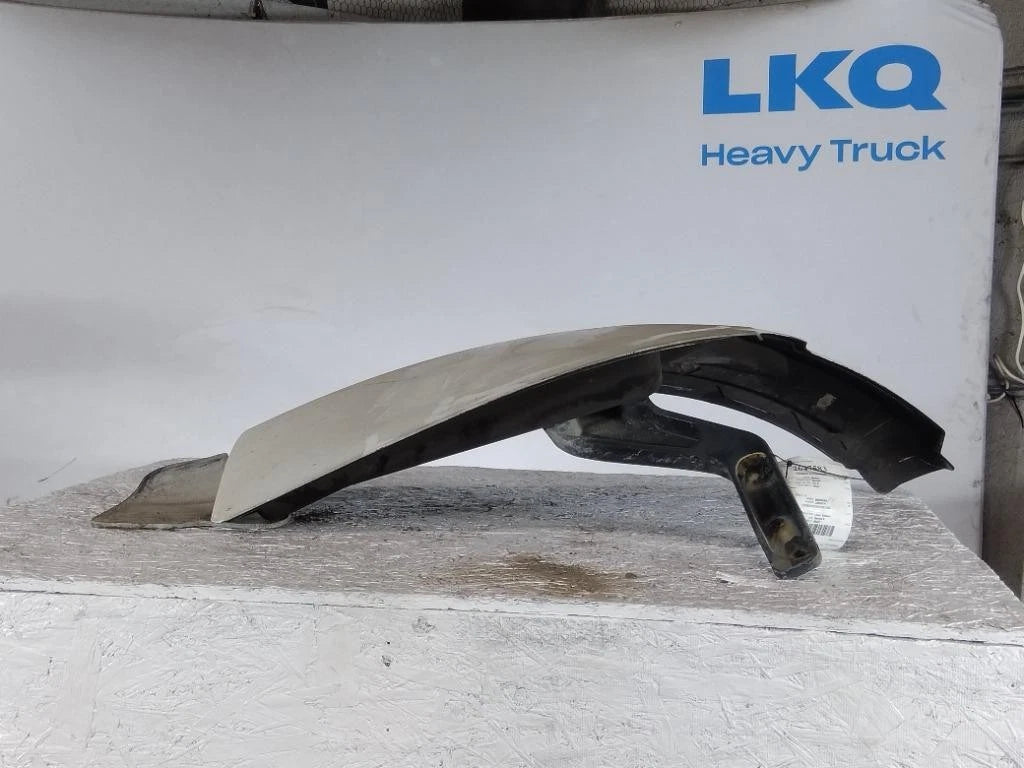 Fender Extension Left for Peterbilt 579 (2019)