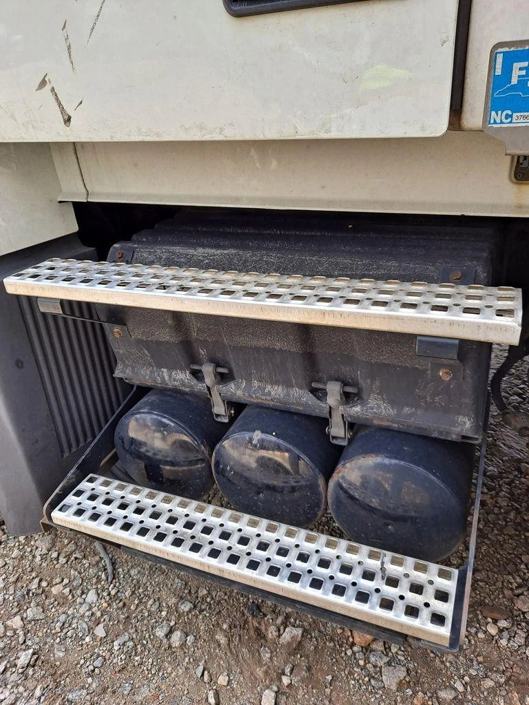 Battery Box for Volvo VNL (2015)