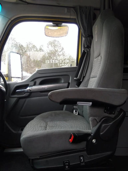 Front Seat for Kenworth T680 (2019)