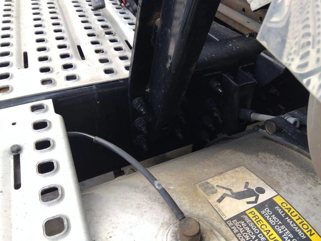 Exhaust Bracket for Volvo VNL (2015) - Replaces NA MN