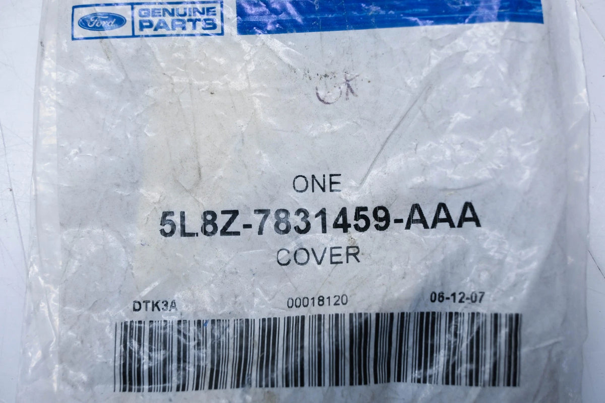 Cover for Ford (2005–2005) 5L8Z-7831459-AAA