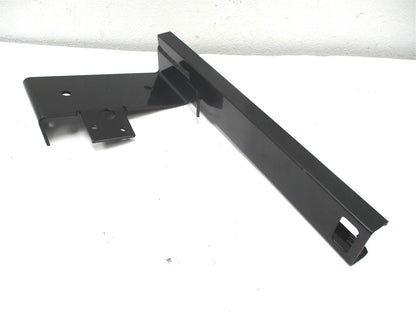 Right Front Splash Shield Support Bracket for International (3560647C4)