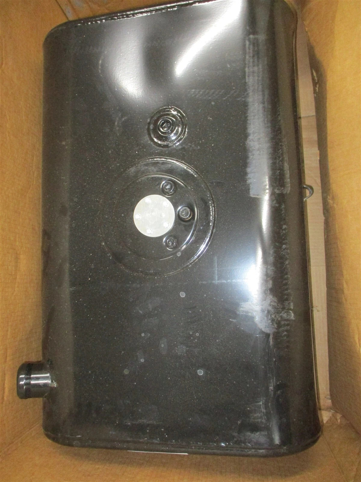 30 Gallon Diesel Fuel Tank for International (3926558C3, 3926558C1)