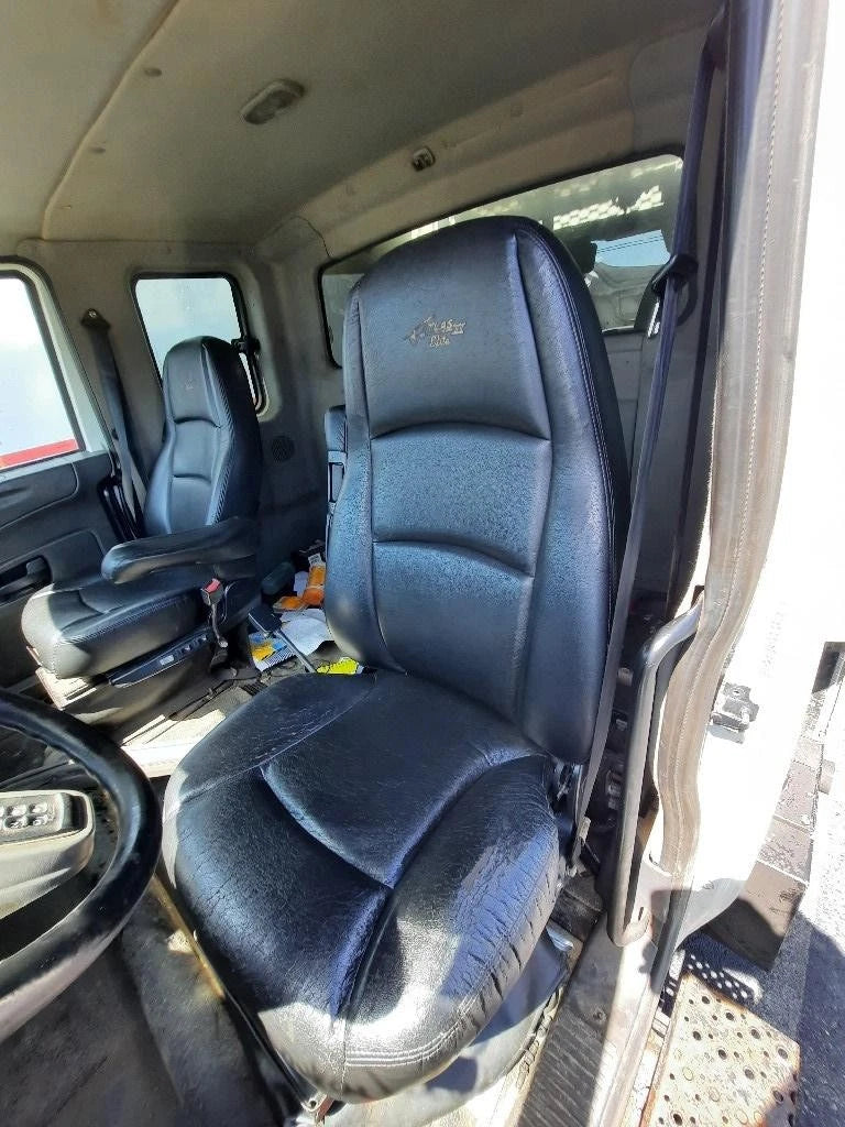 Front Seat for International 4300 (2014)