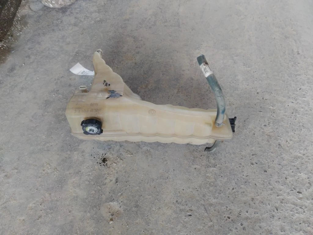Radiator Overflow Tank for Kenworth T680 (2022)