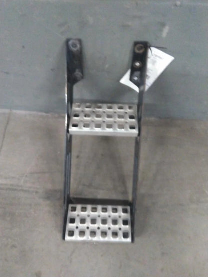 Frame Step for Volvo VNL (2016)