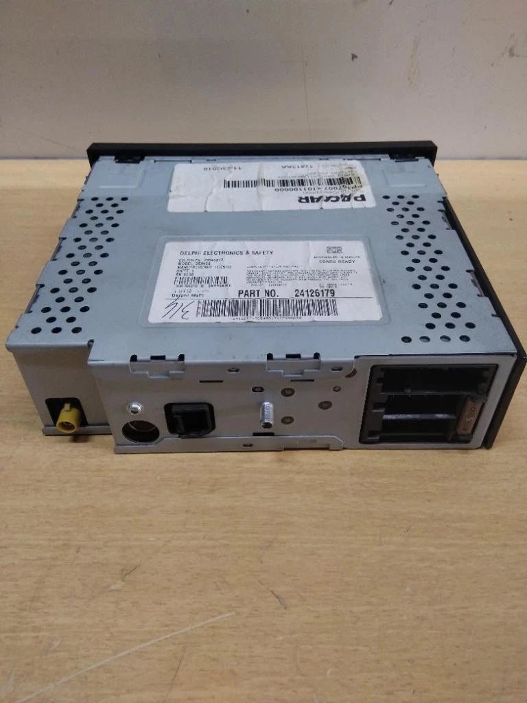 Radio AM/FM/Bluetooth for Kenworth T680 (2016) - Replaces DEA610