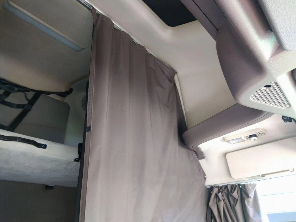 Sleeper Curtain for Volvo VNL (2016)