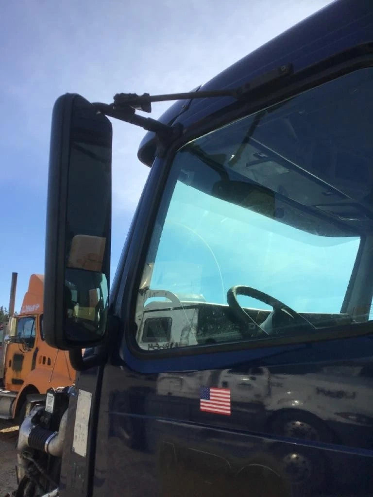 Left Door Mirror for Volvo VNM (2008)