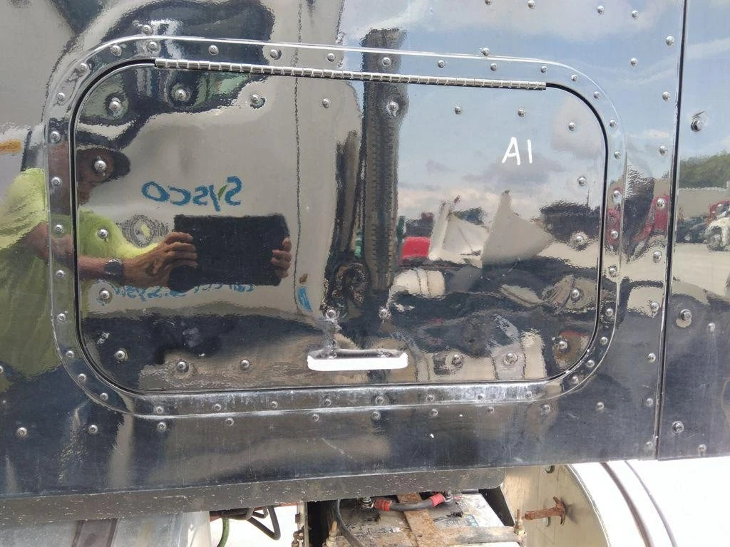 Compartment Door for International 9200I (2006)