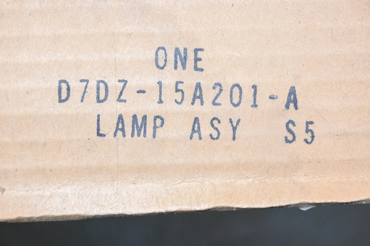 OEM Passenger Side Lamp Assembly for Ford (D7DZ-15A201-A)