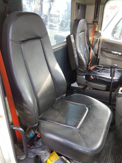 Front Seat for Freightliner Columbia 120 (2007) - Replaces MD