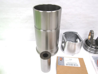 Piston Sleeve and Ring Kit for International DT466 HT530 (OEM 1824757C97, 1824757C96)