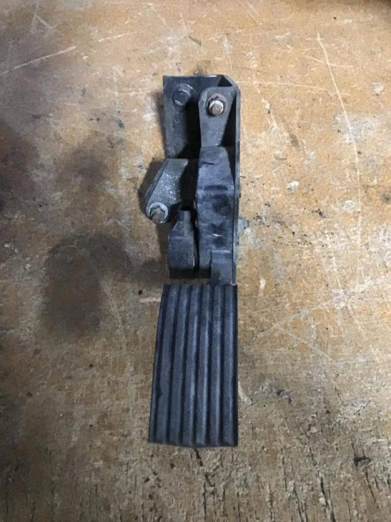 Foot Pedal for International 7400 (2007)