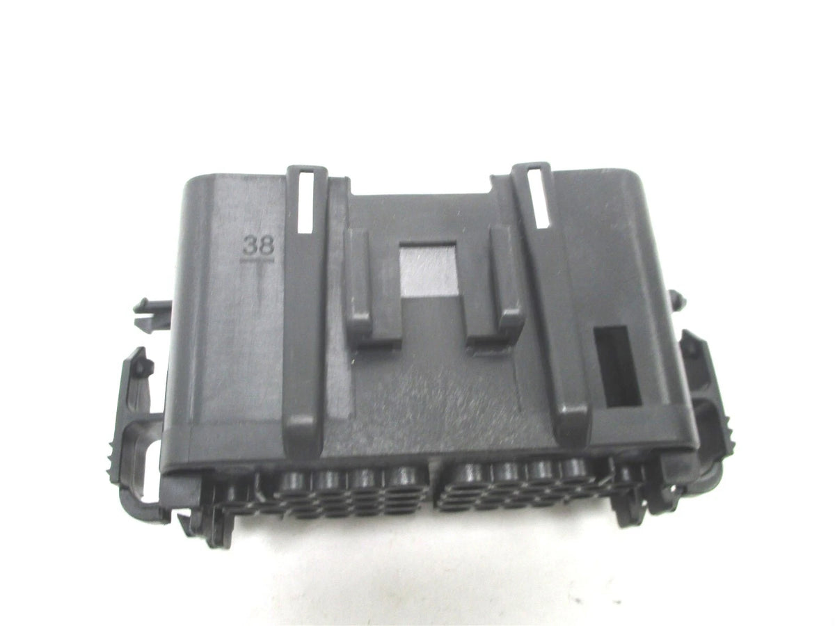 OEM 38-Way Female GT Series Lever Lock Connector for International
