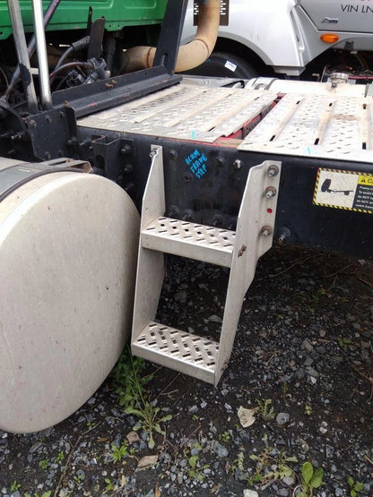 Frame Step for Mack CHU613 (2016)