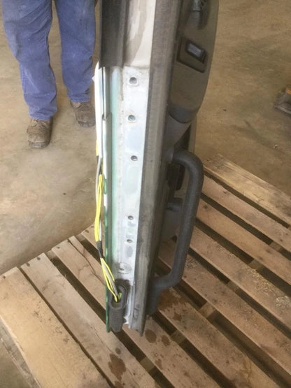 Door Assembly Right for Freightliner Columbia 112 (2001–2011)