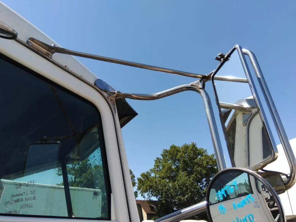 Right Door Mirror for Peterbilt 330 (2005)