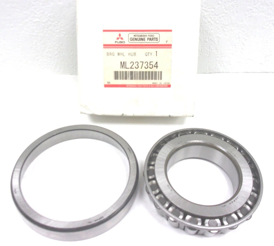 Set of 2 Tapered Roller Bearings for Mitsubishi Fuso (ML237354)