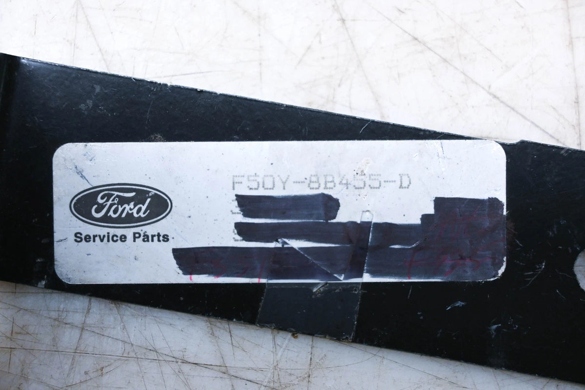 Radiator Grille Bracket for Ford (F5OY-8B455-D)