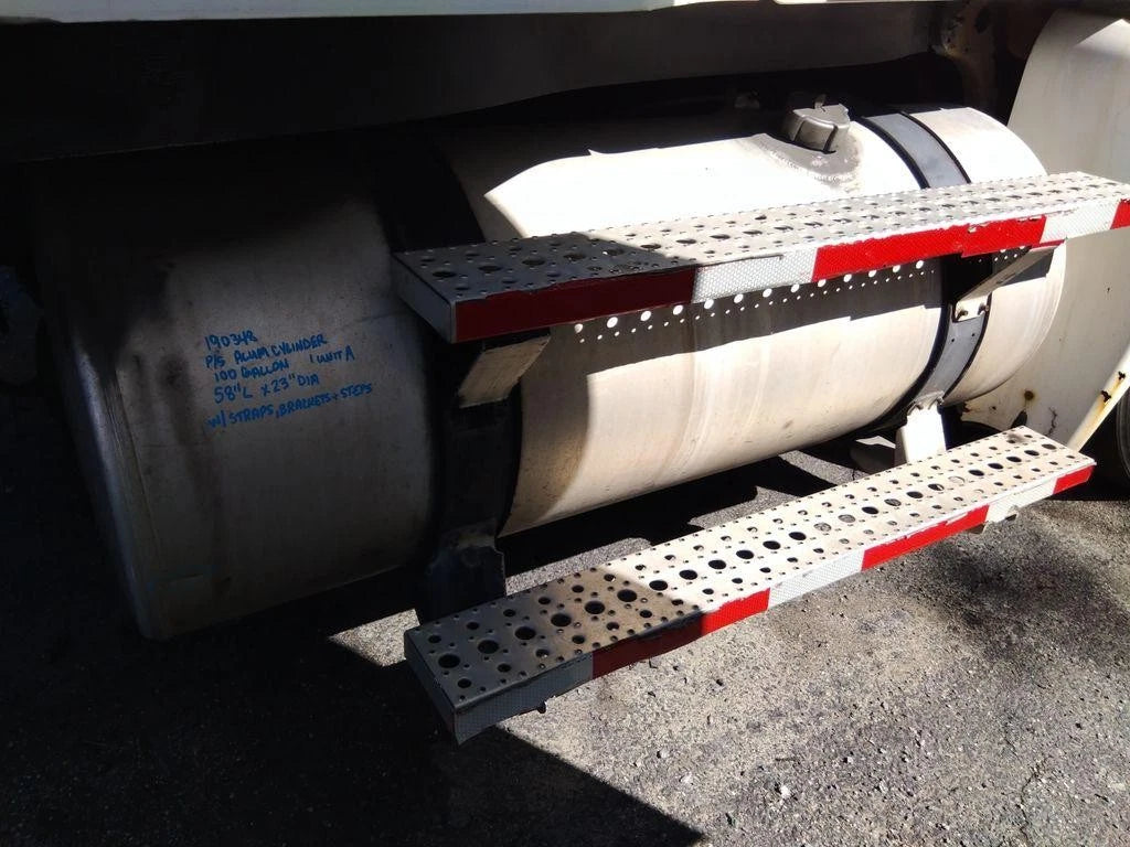 Fuel Tank Right for Freightliner Century 120 (2006)