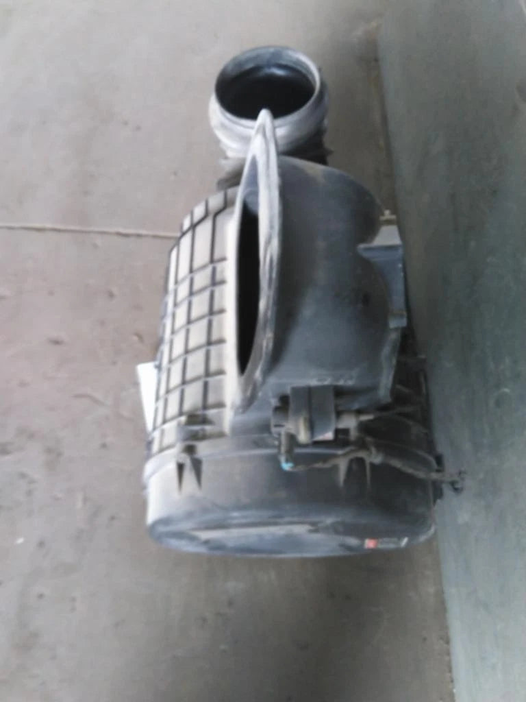 Air Cleaner for Volvo VNL (2012)