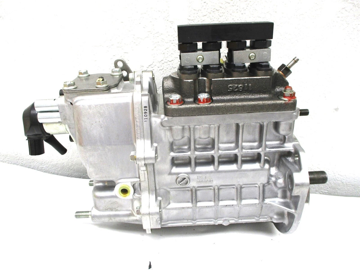 Genuine Injection Pump for Kubota V3307-DI-T Engine (1J416-50105, 1J416-50100)