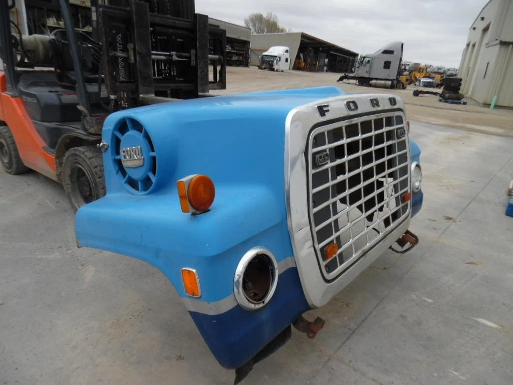 Hood for Ford L800 (1970–1987)