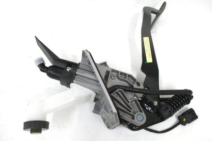 Hydraulic Clutch Pedal for Cascadia (S965-001-208-0)