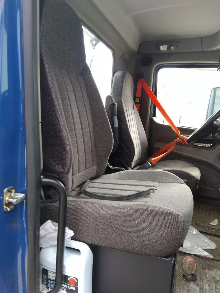 Front Seat for Peterbilt 579 (2019)
