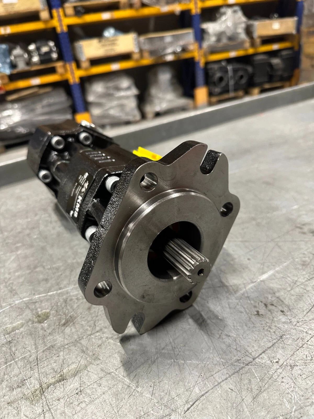 26 GPM Hydraulic Gear Tandem Pump for BD (SAE-B 13T, 2 Port, 1 1/4" NPT)