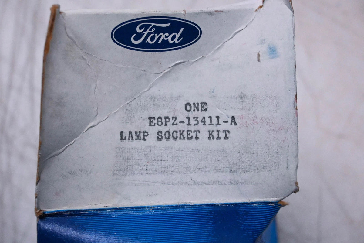 Tail Lamp Socket Kit for Ford (E8PZ-13411-A)