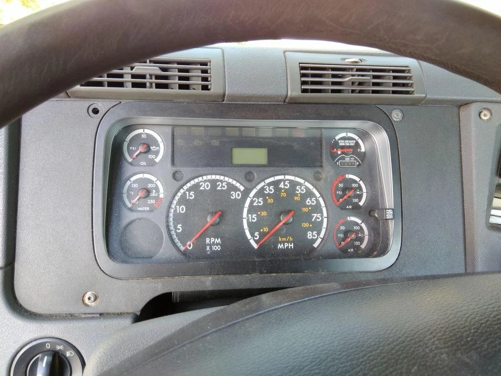 Instrument Cluster for Freightliner Cascadia 125 (2012)