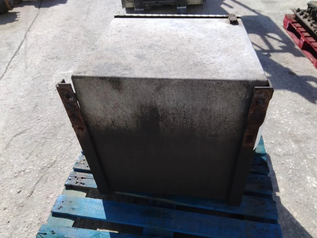 Tool Box for Peterbilt 379 (1997)
