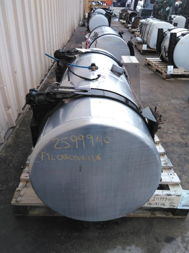 Fuel Tank Left for Freightliner Cascadia 126 (2022)