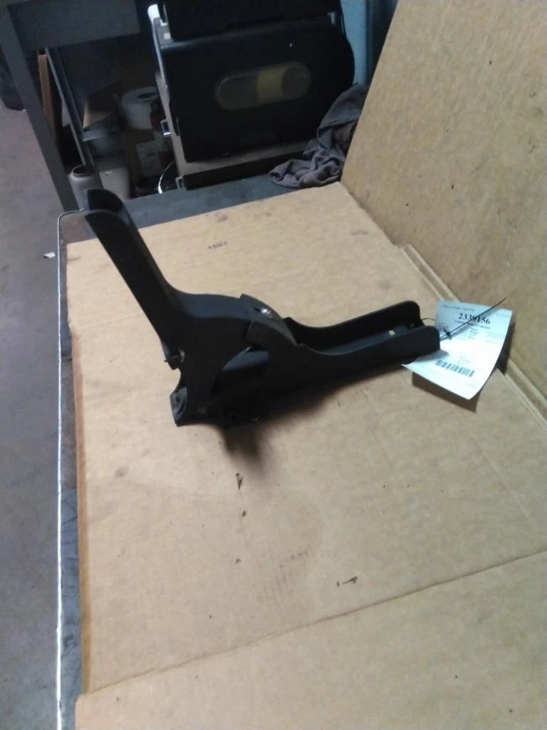Fairing Bracket Left for Freightliner Cascadia 125 (2017)